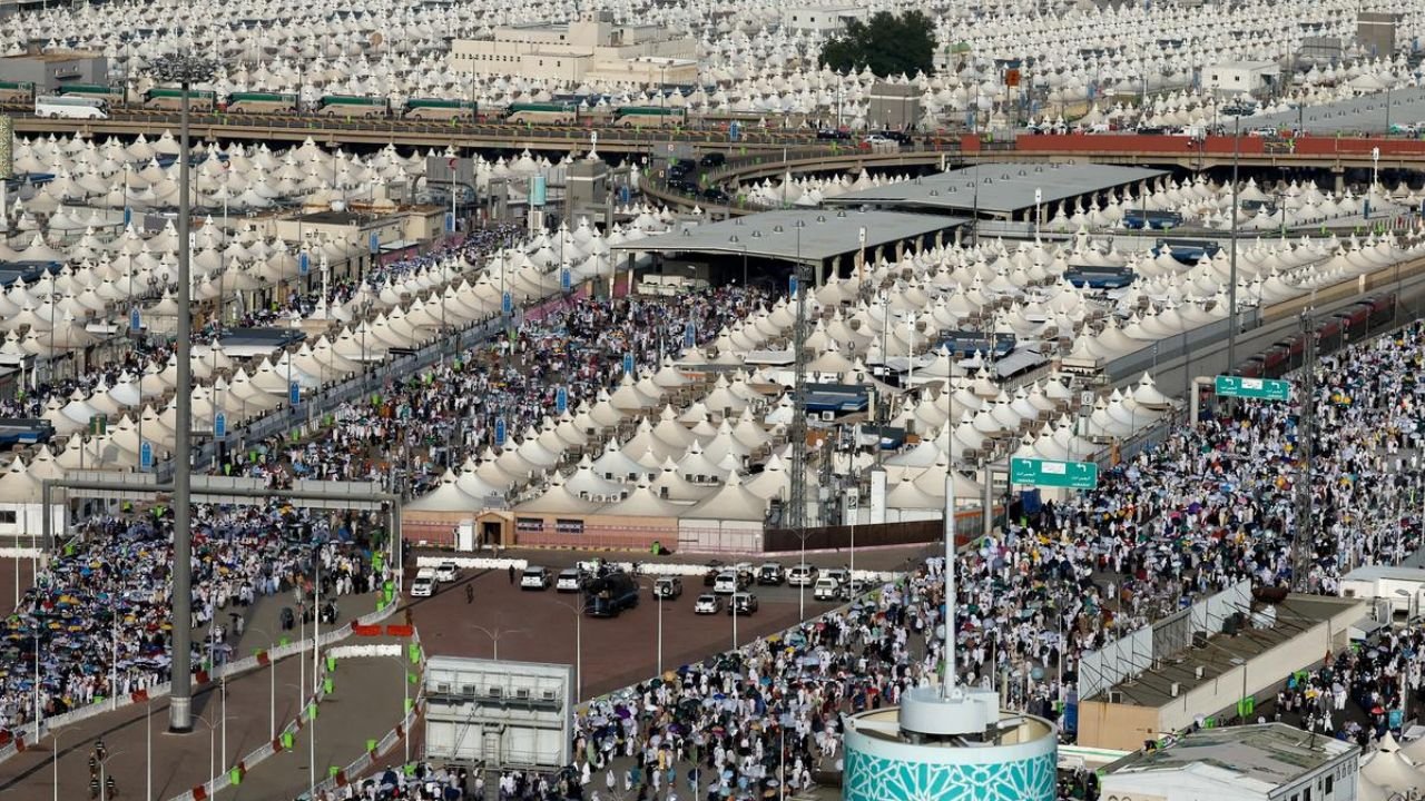 Hajj death toll exceeds 1,000 as temperatures reach 52 degrees