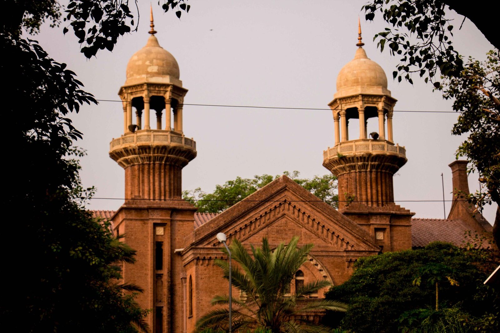 LHC orders PM office to stop intelligence agencies from contacting judges