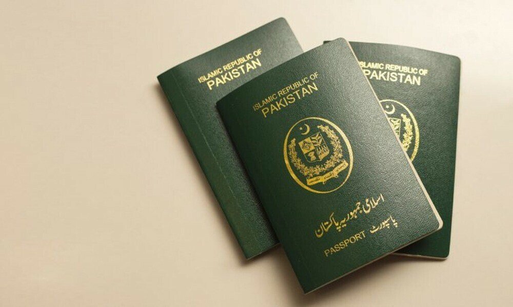 Pakistanis seeking asylum in foreign countries will not receive passports