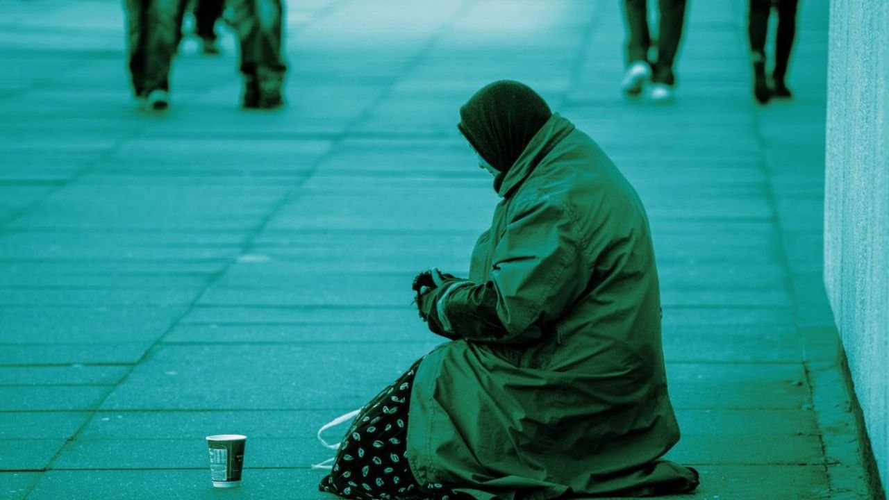 Government to block passports of over 2,000 ‘beggars’