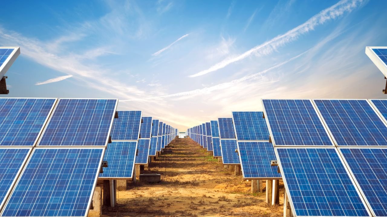 One lakh KP families to get free solar from govt