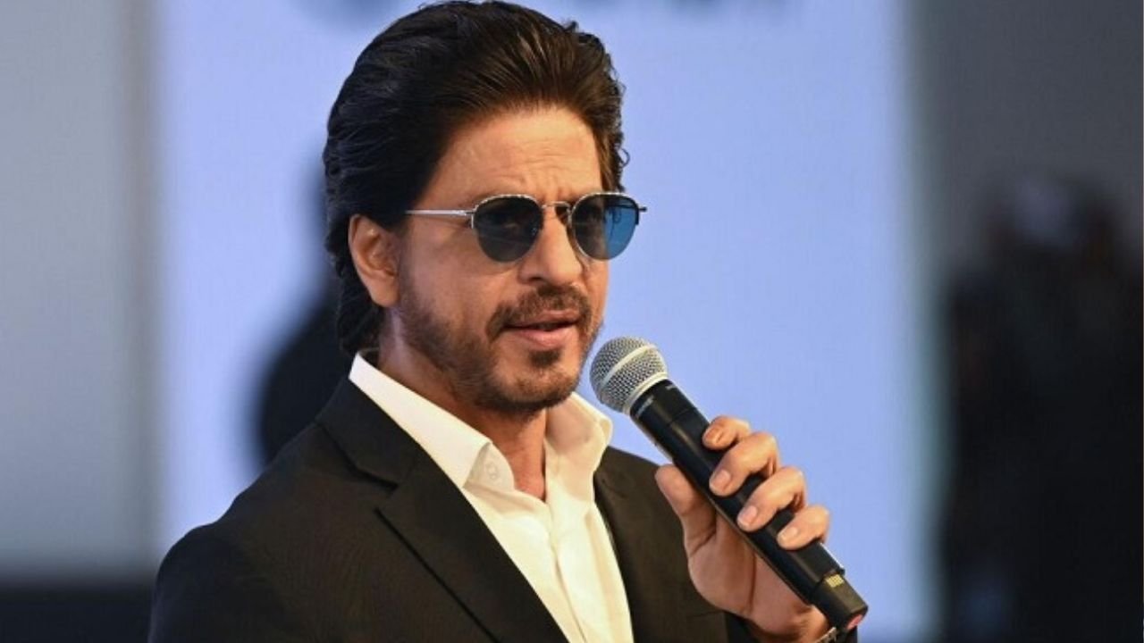Bollywood Star Shah Rukh Khan to get urgent eye care in the US