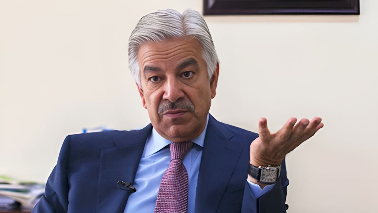 PTI postponed rally out of ‘fear of rejection’, says Khawaja Asif