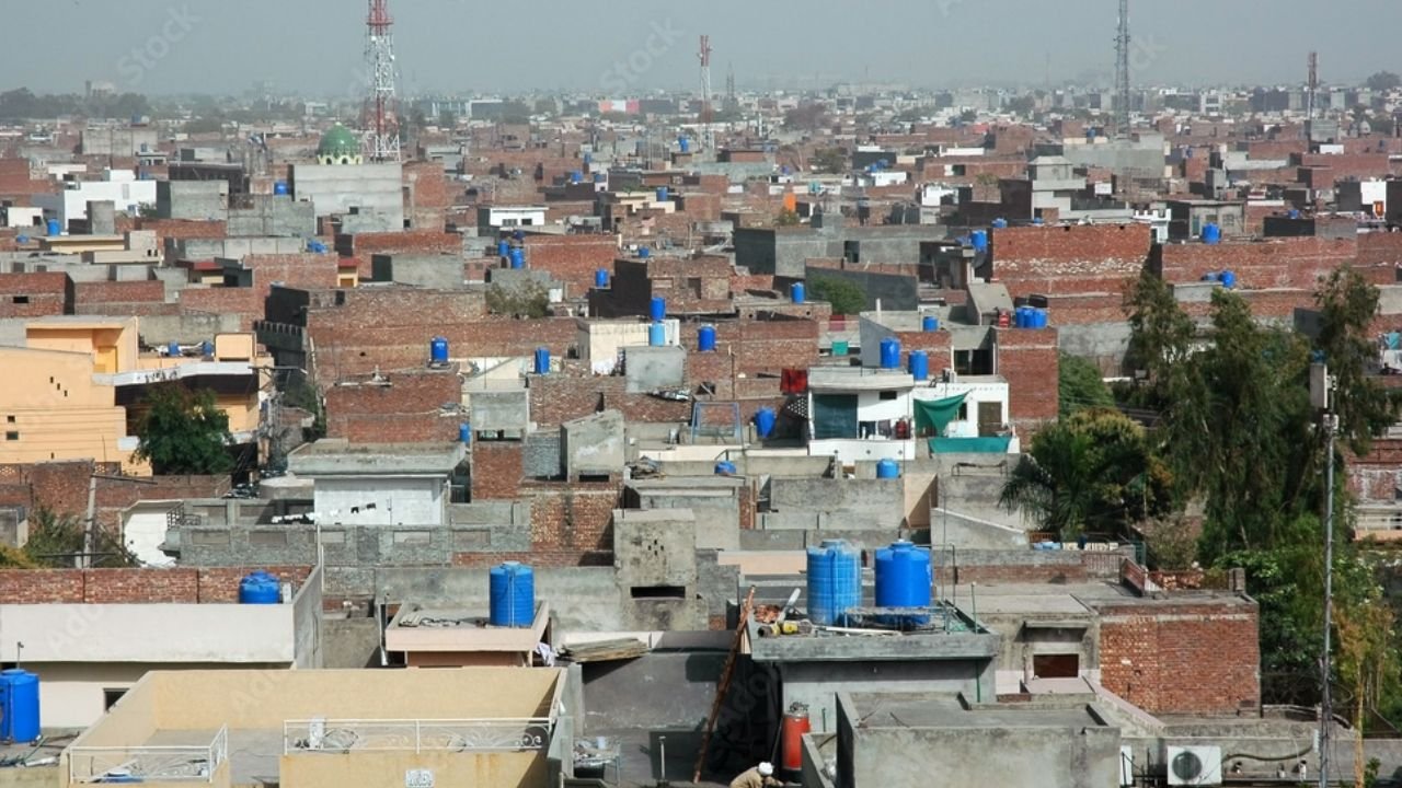 Woman thrown off rooftop by in-laws in Lahore