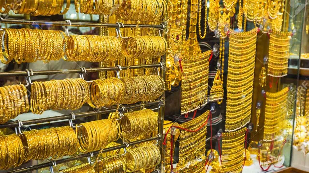 Gold maintains record-breaking streak, hits highest-ever price of Rs263,700 per tola