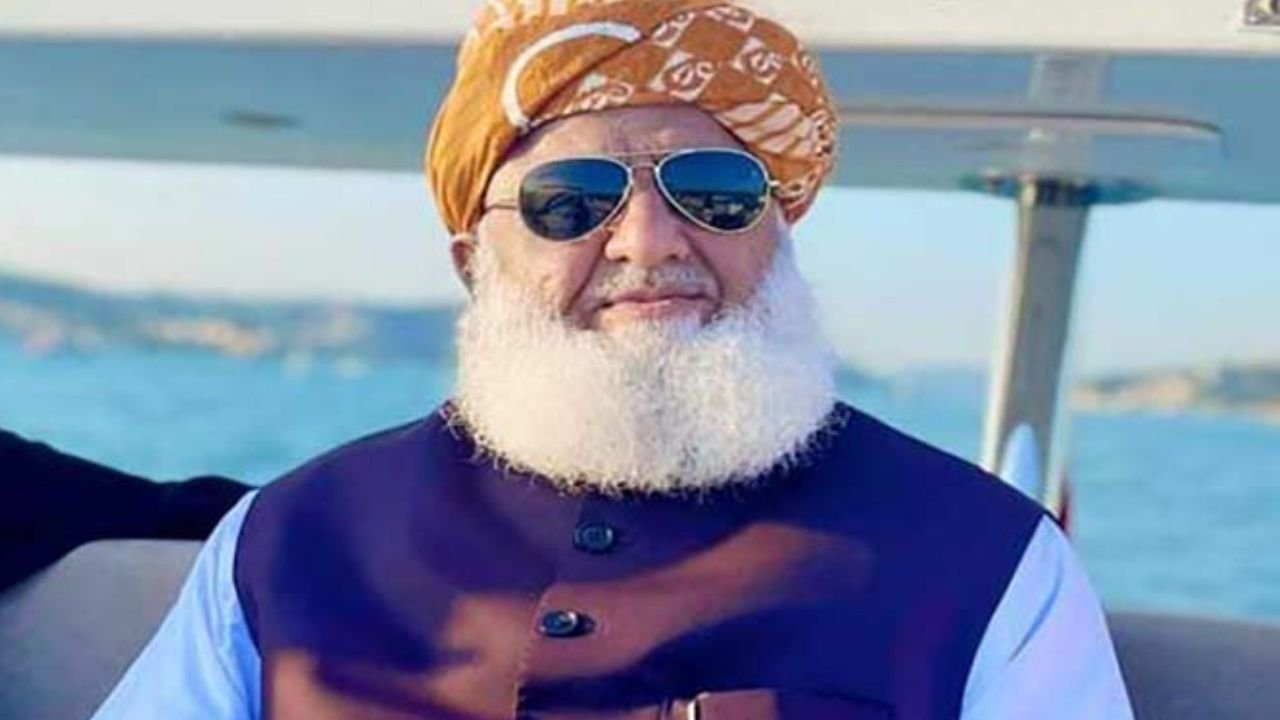 Govt struggles to pass constitutional amendments as JUI-F resists