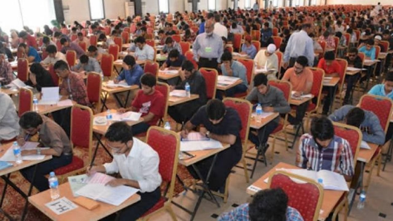 KP discontinues testing service for hiring govt employees under scale 9