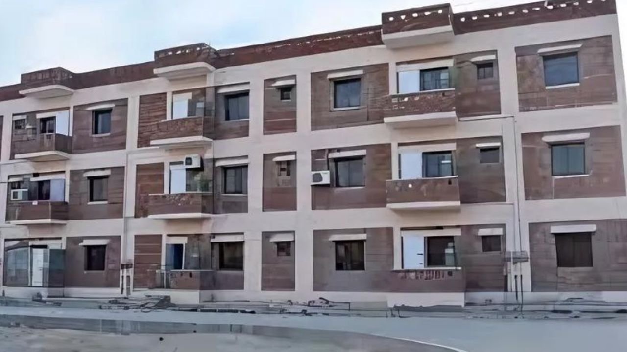 Bodies rotting in Khairpur Civil Hospital; Staff infected