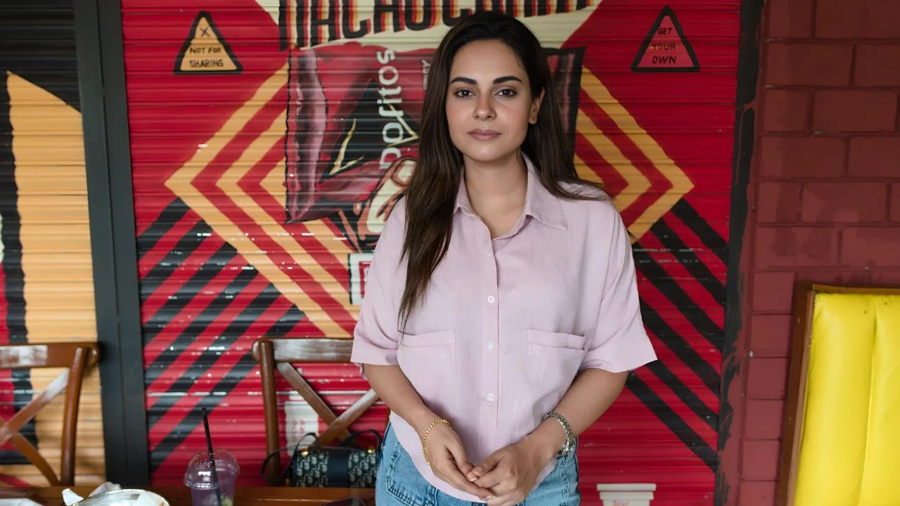 Has Amar Khan received international offers for work?