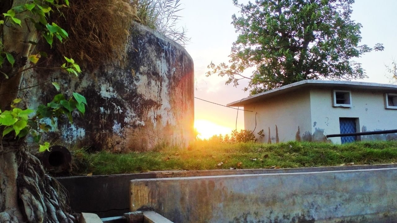 Policeman kills daughter in name of honour