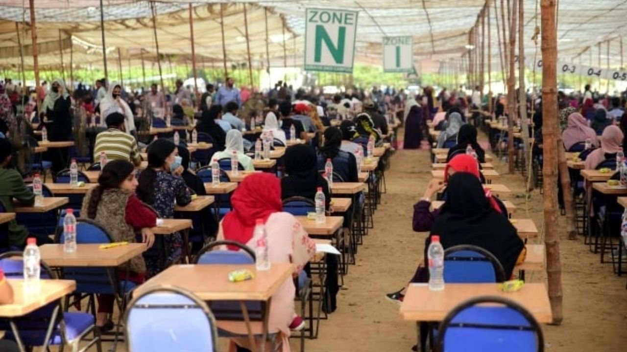 Sindh High Court orders MDCAT retake across province