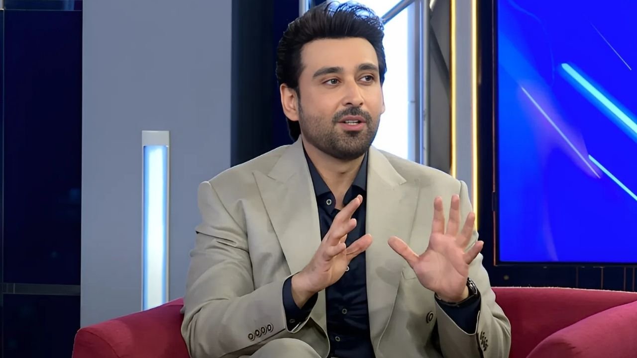 Sami Khan’s crazy moment with female fan surprises wife