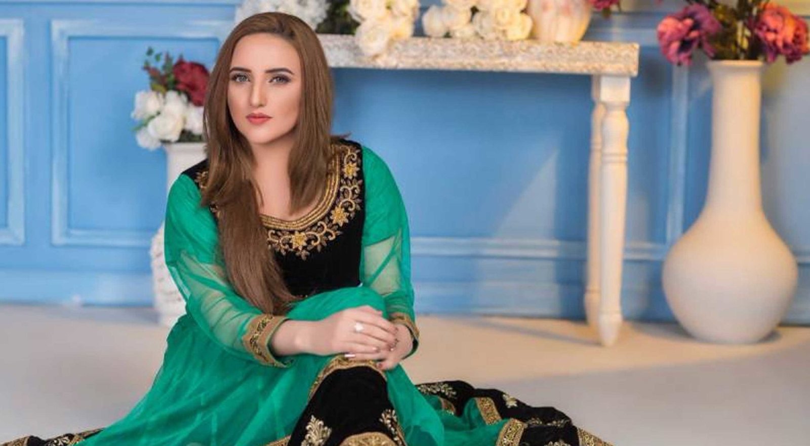 Hareem Shah Announces She is Joining a Political Party in the UK