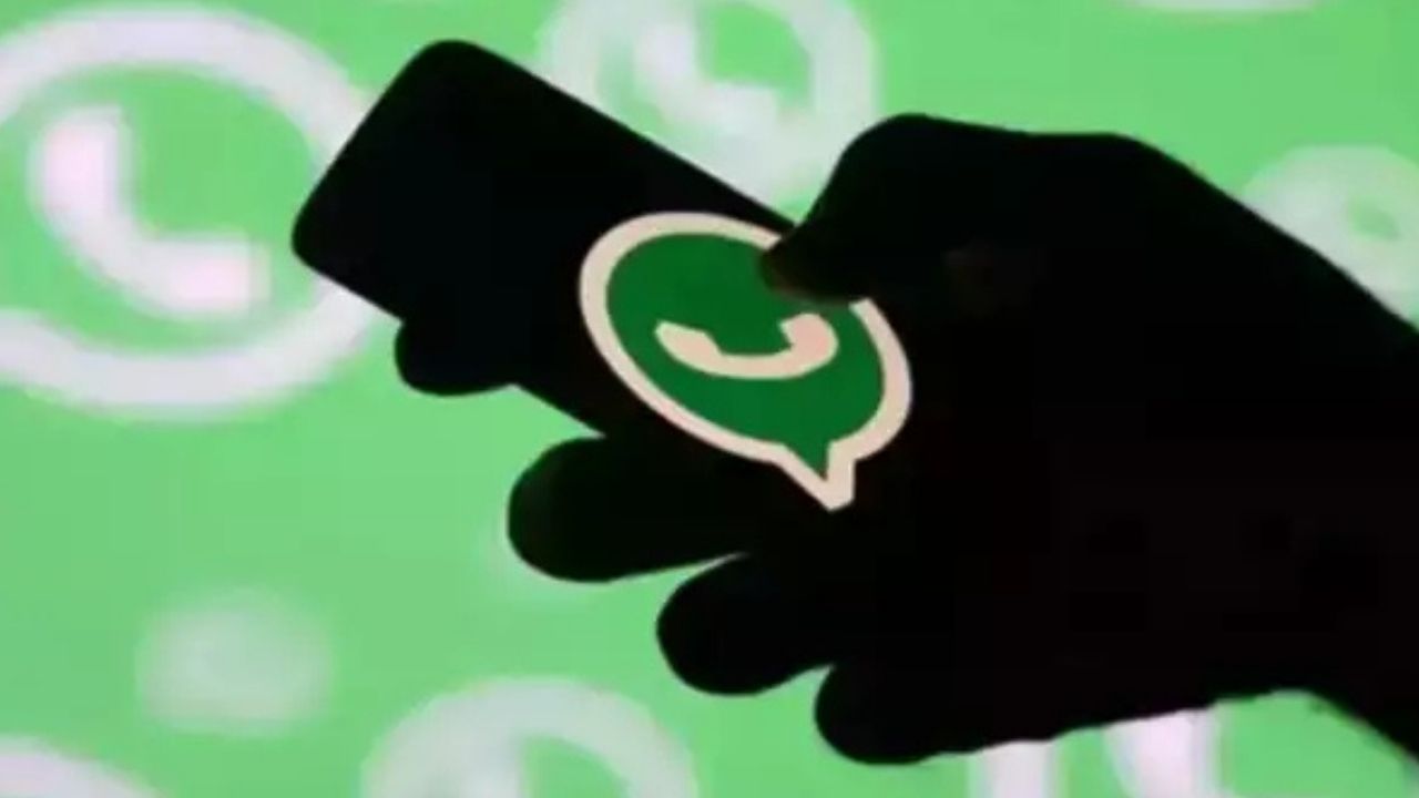 WhatsApp group admins will need licenses