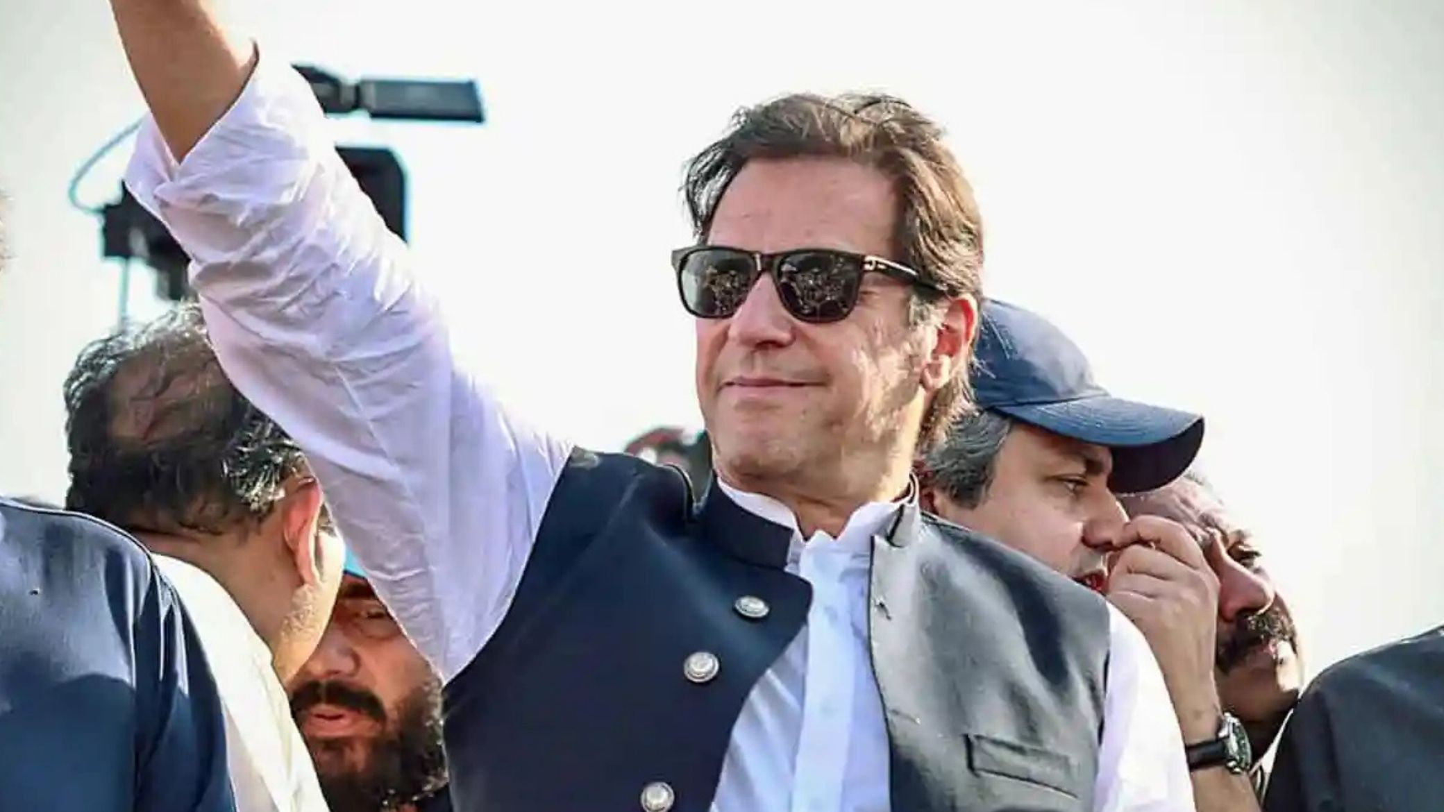 Imran Khan okays negotiating with ‘powerful quarters’