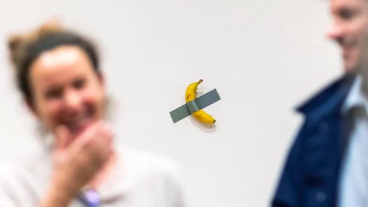 Banana taped to a wall sells for $6.2 mn in New York